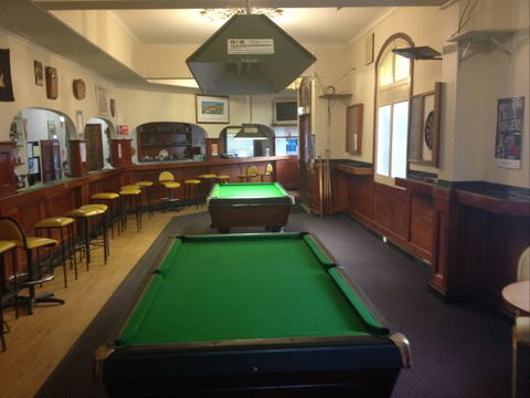 Cecil Hotel Zeehan - Holiday Adelaide 1