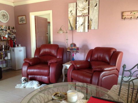 Must Love Dogs B&B And Self-Contained Cottage - Holiday Adelaide 7