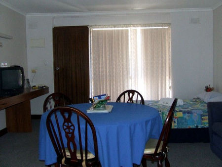 Beachport Motor Inn - Holiday Adelaide 1