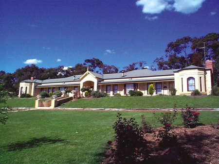 Brice Hill Country Lodge - Holiday Adelaide 0