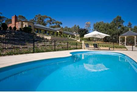 Brice Hill Country Lodge - Holiday Adelaide 1
