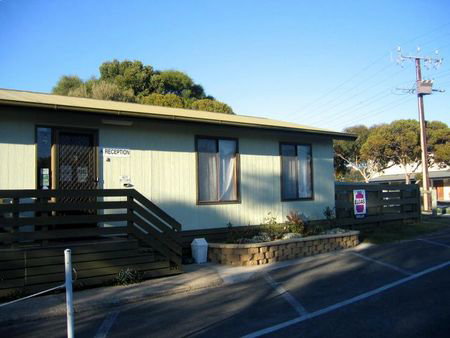 Lake Albert Caravan Park - Holiday Adelaide 0