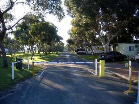 Lake Albert Caravan Park - Holiday Adelaide 2