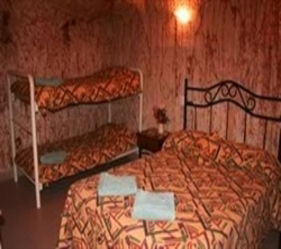 Radeka Downunder Underground Motel And Backpackers Inn - Holiday Adelaide 3