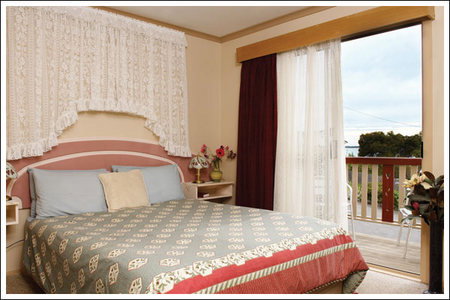 Amos House  & Swansea  Villas - Holiday Adelaide 2