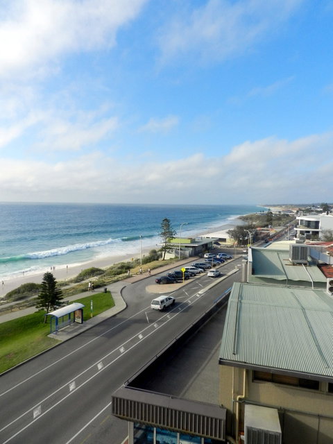 Ocean Beach Hotel - Holiday Adelaide 2