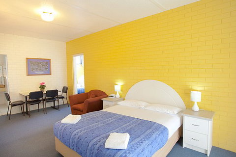 Statesman Motor Inn - Holiday Adelaide 2