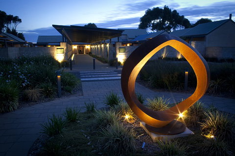 The Louise - Holiday Adelaide 0