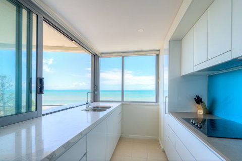 Salt Apartments - Holiday Adelaide 3