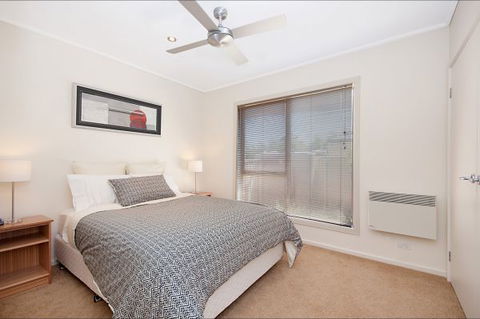 Hamilton Accommodation - Holiday Adelaide 6