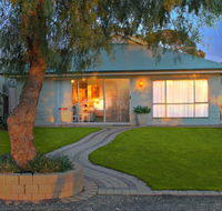 17 QED Lakehouse - Holiday Adelaide