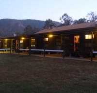 Christmas Creek Cafe and Cabins - Holiday Adelaide