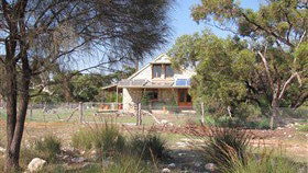 Broken Gum Country Retreat - Holiday Adelaide 0