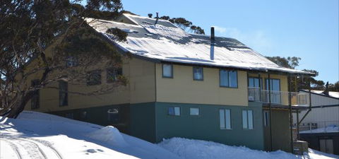 Arrabri Ski Club Hotham - Holiday Adelaide 0