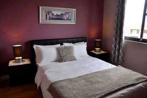 Best Apartment In The Heart Of Sydney’s Little Italy - Holiday Adelaide 5