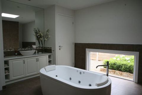 Bright Bliss - Holiday Adelaide 2