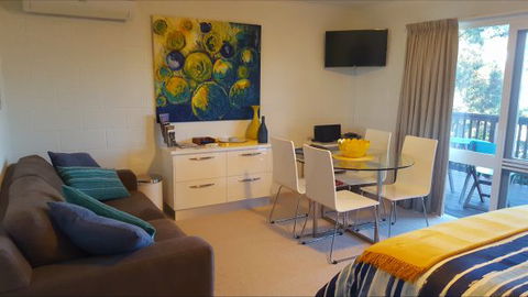 Charbella's On Norma - Holiday Adelaide 3