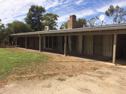 Coonara Farm Stay - Holiday Adelaide 0