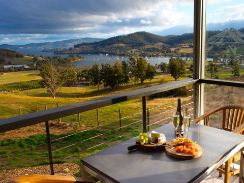 Frenchman's River - The Helmsman's House - Holiday Adelaide 8