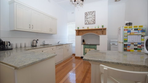 The Provincial Bed & Breakfast - Holiday Adelaide 0