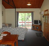 The Old Oak Bed and Breakfast - The Shearing Shed - Holiday Adelaide