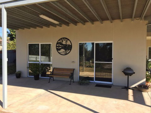 Lyreen's Apartment Bed And Breakfast - Holiday Adelaide 4