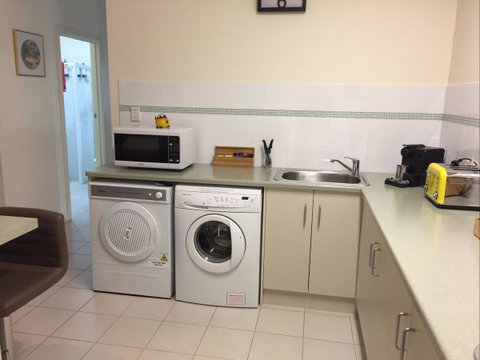 Lyreen's Apartment Bed And Breakfast - Holiday Adelaide 10