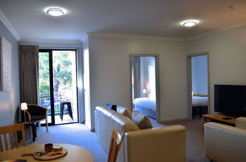 Mansfield Apartments - Holiday Adelaide 2