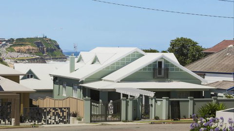 Merewether Beach House B And B - Holiday Adelaide 0