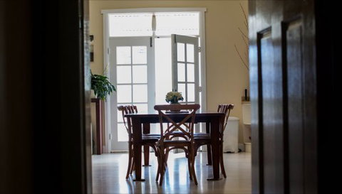 Merewether Beach House B And B - Holiday Adelaide 3