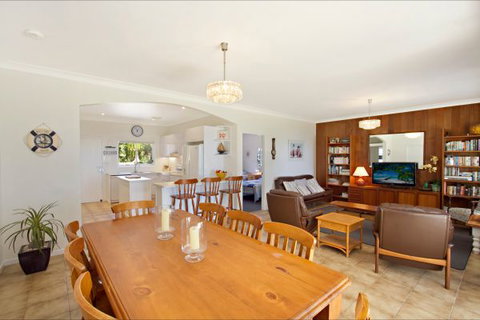 Orion Beach House - Jervis Bay - Holiday Adelaide 7