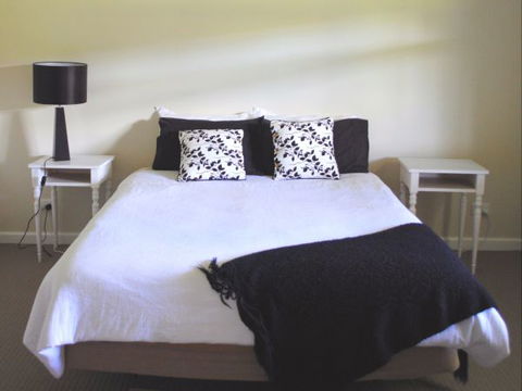 Orange Tree Cottage - Holiday Adelaide 1