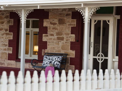 Rilli Retreat - Holiday Adelaide 1