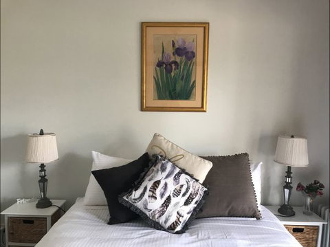 Rutherglen Christmas Trees Farm Stay - Holiday Adelaide 1