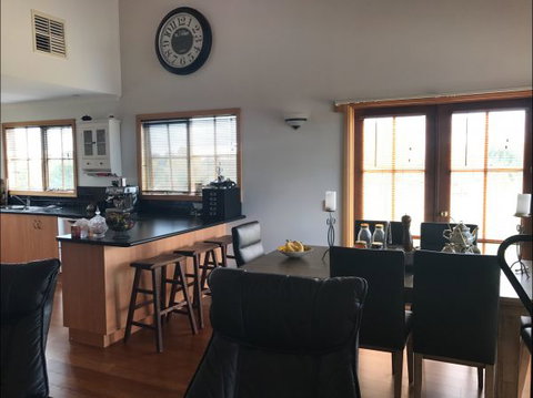 Rutherglen Christmas Trees Farm Stay - Holiday Adelaide 2