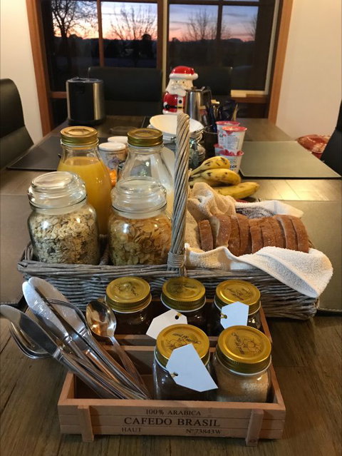 Rutherglen Christmas Trees Farm Stay - Holiday Adelaide 3