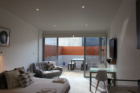 Sandy Bay Studio Apartment - Holiday Adelaide 0