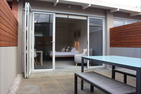 Sandy Bay Studio Apartment - Holiday Adelaide 1