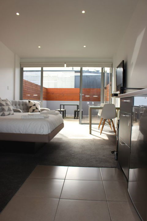 Sandy Bay Studio Apartment - Holiday Adelaide 2