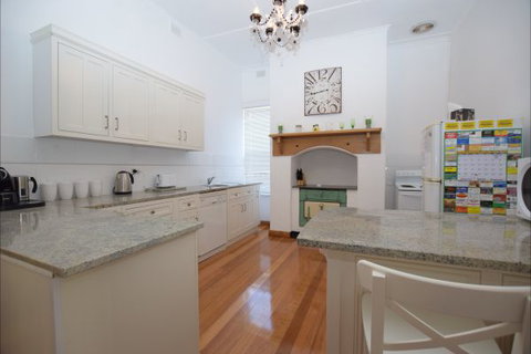 The Provincial Bed & Breakfast - Holiday Adelaide 1