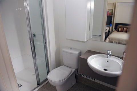 Yarra House - Holiday Adelaide 3