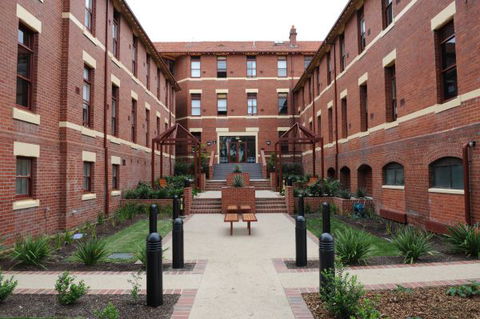 Yarra House - Holiday Adelaide 9