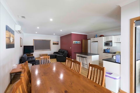 192 Page Drive Blanchetown -River Shack Rentals - Holiday Adelaide 4