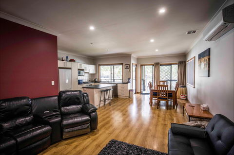 192 Page Drive Blanchetown -River Shack Rentals - Holiday Adelaide 5