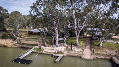 192 Page Drive Blanchetown -River Shack Rentals - Holiday Adelaide 9