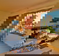 A Reflection on the Lake - Holiday Adelaide