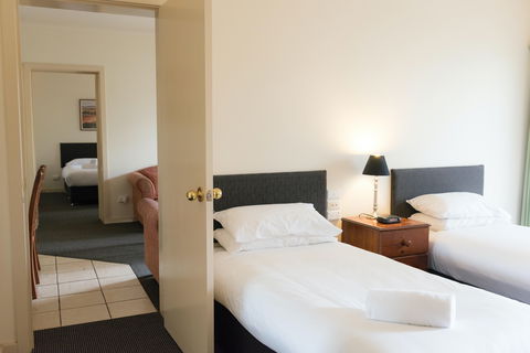Ballarat Colonial Motor Inn - Holiday Adelaide 1