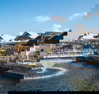 Caves Coastal Bar and Bungalows - Holiday Adelaide