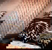 Hamilton Heritage Holiday Homes - McCauley's Cottage - Holiday Adelaide