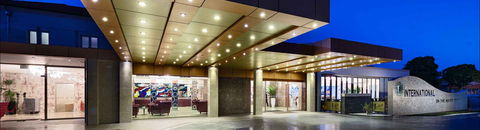 International On The Water Hotel - Holiday Adelaide 1